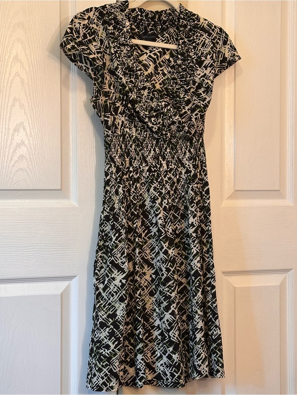 Women’s Tommy Hilfiger V-neck, Smocked Waist, Cap Sleeve, A-line Midi Dress Sz:M